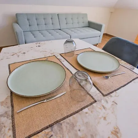 Lovely Fully Equipped Near Subway N12