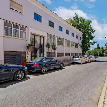 Lovely Fully Equipped Near Subway N12 Apartment Lisbon