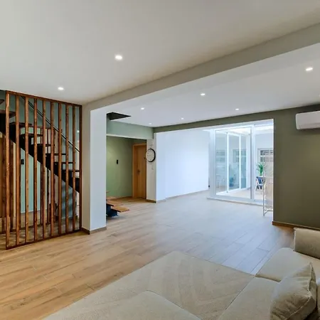 Lovely Fully Equipped Near Subway N12 *